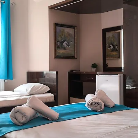 Hotel Boutique Aura 4*